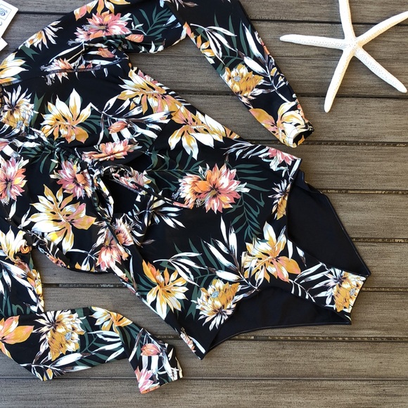 🌴🔆RIP CURL- PLAYA BLANCA 1 PIECE BODY SUIT🔆🌴 - Picture 7 of 12